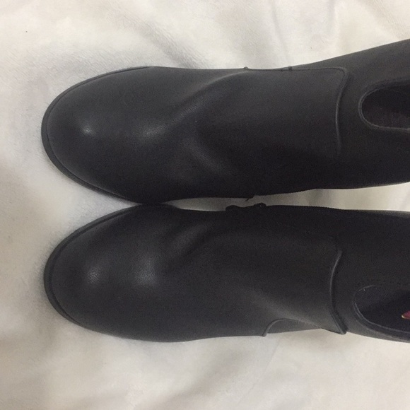 Black high heel booties - Picture 4 of 6